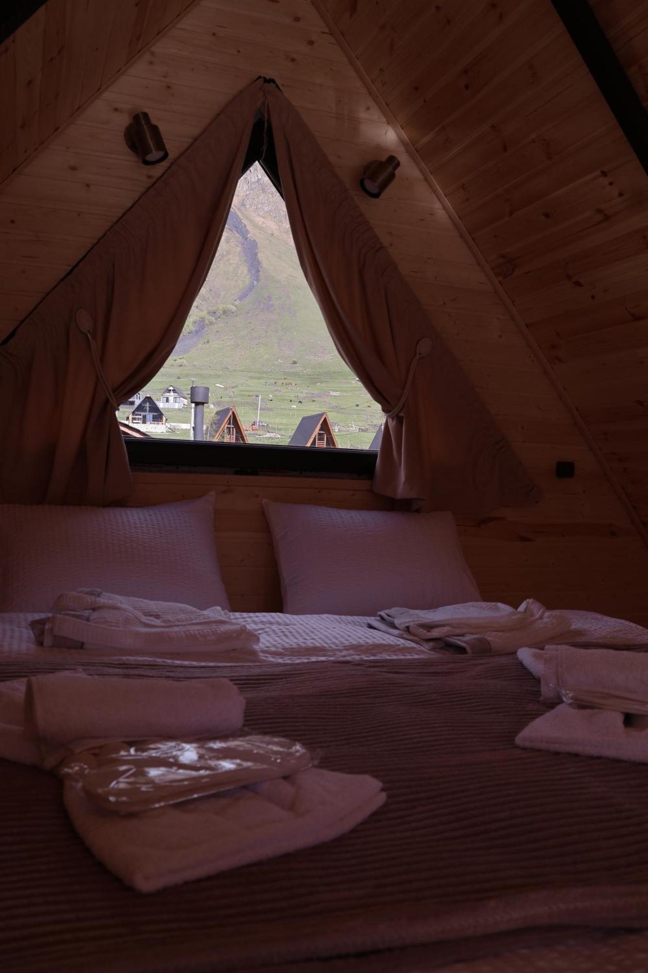 Outdoor Cottages Kazbegi Номер фото